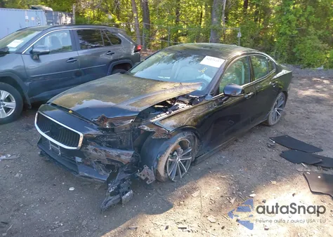 2021 Volvo S60 T5 Momentum from USA, damaged, VIN 7JR102FK4MG095623